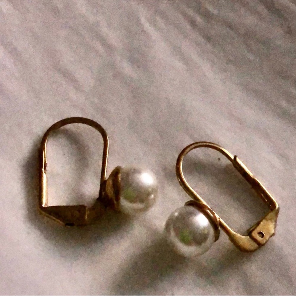 Simple Pearl French Wire Earrings-boutique